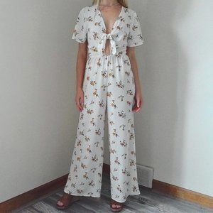 ✨HOST PICK✨ Forever 21 / Cute Cream & Floral Jumpsuit / Size: S